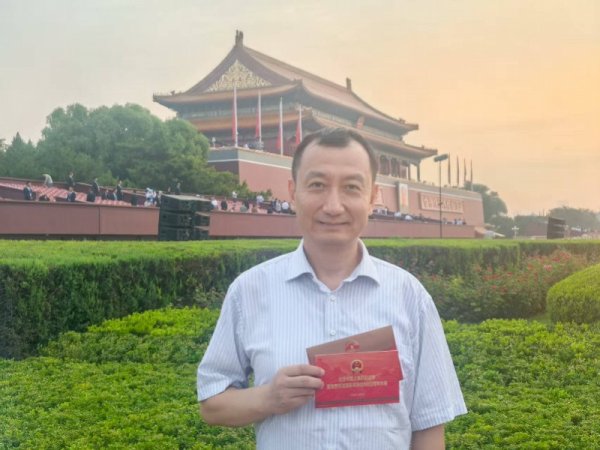 旗开网 赛博灰亮相九三阅兵! 网安专家现场观礼解析网络攻防如何过招
